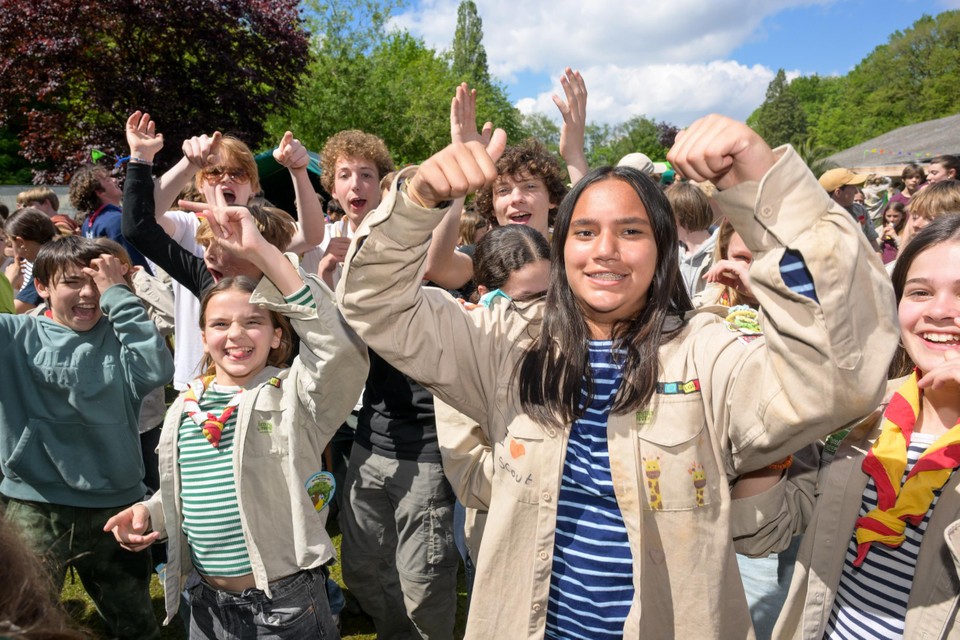De jonggivers van de Antwerpse scoutsgroep Sint-Jacob 1/25 maken er een feestje van op Scoutsfest.