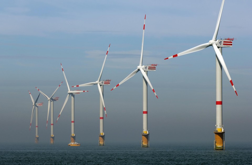 Donald Trump haalt uit naar windmolens in de Noordzee: “Weg ermee” | Het  Nieuwsblad Mobile