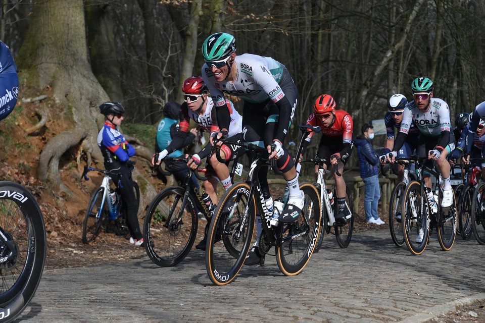 Nils Politt start woensdag samen met zijn team Bora-hansgrohe dan toch in Dwars door Vlaanderen. 
