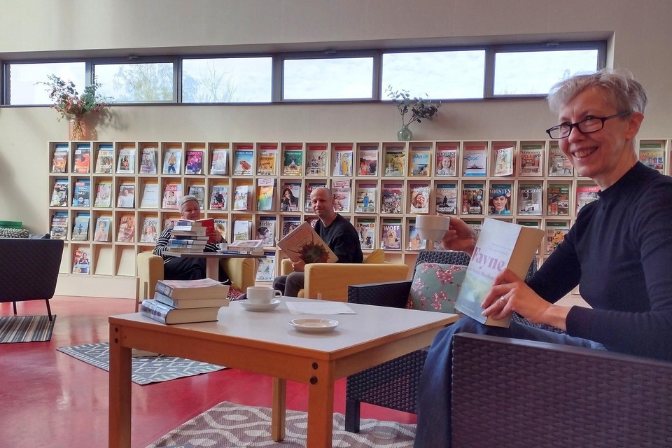 Ook in de Kempen kan je op Vlaanderenleestdag 23 april in heel wat bibliotheken terecht voor leesactiviteiten. Zo tipt het personeel van de bib in Geel (foto) de eigen favoriete werken.