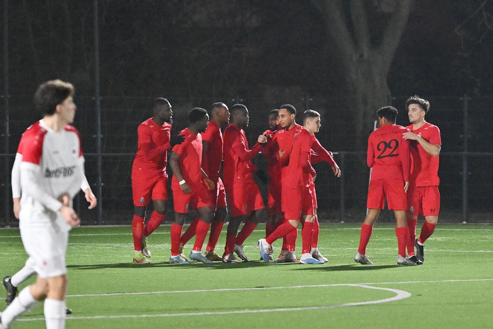 Mujangi-Bia opende in de eerste minuut de score, Rucquois scoorde in de slotminuut de winning goal.