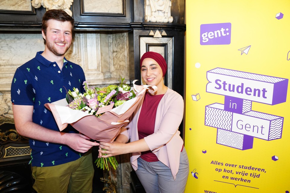 Jarne werd door jeugdschepen Hafsa El-Bazioui (Groen) uitgeroepen tot Student van het jaar.