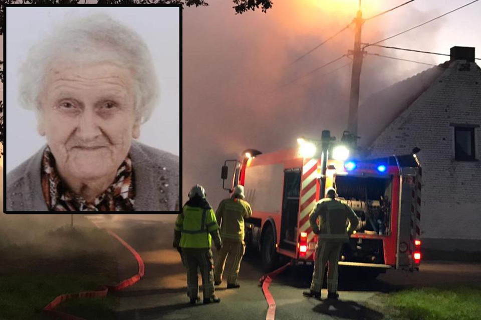 Een hevige brand in haar huis in Ruddervoorde kostte het leven aan de 92-jarige Jeanne Vandekerckhove.