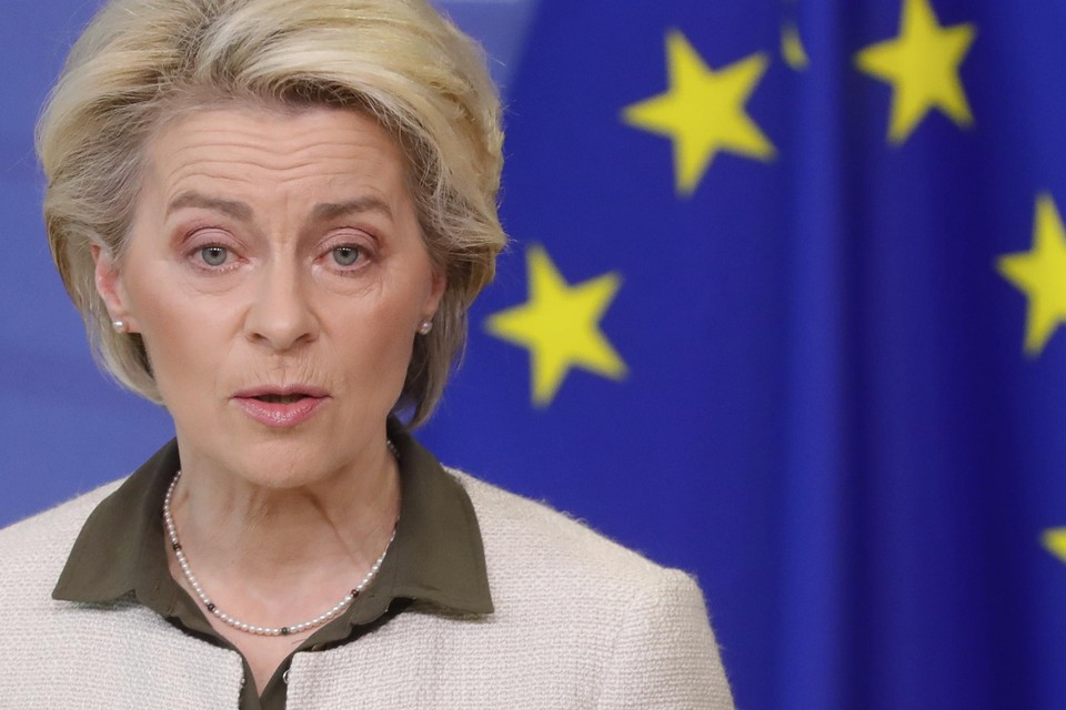 Ursula von der Leyen, voorzitter van de Europese Commissie, zondagavond bij haar oproep 