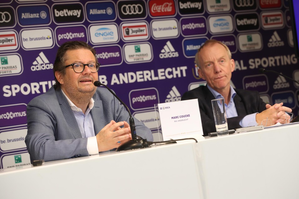 Marc Coucke naast ex-CEO Jo Van Biesbroeck.