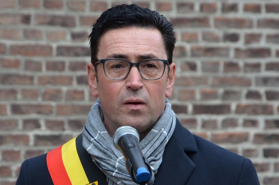 Burgemeester Stefaan Devleeschouwer (Open VLD). 