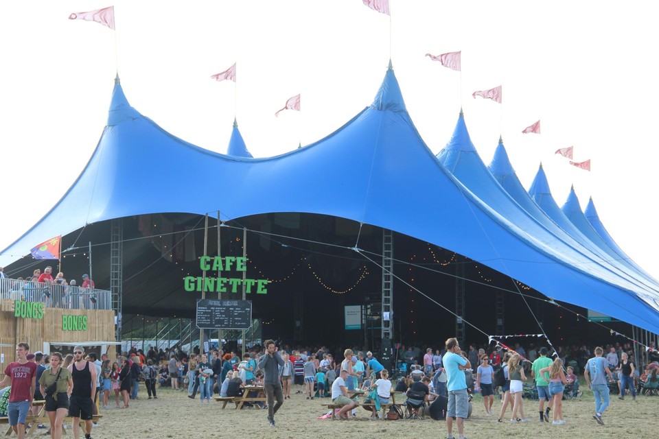 Loop eens over mainstage Dranouter: festival pakt uit met muzikale trail en  “blik achter de schermen” (Heuvelland) | Het Nieuwsblad Mobile