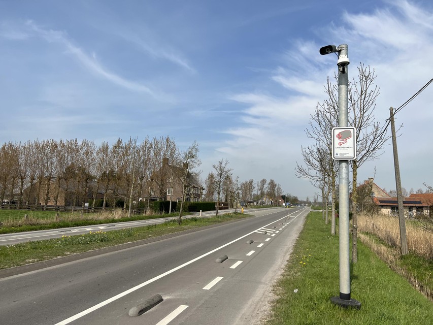 Net zoals met de achtervolging van het koppel volgde A. ook de Lijnbuschauffeur op de Oostendestraat in Diksmuide.