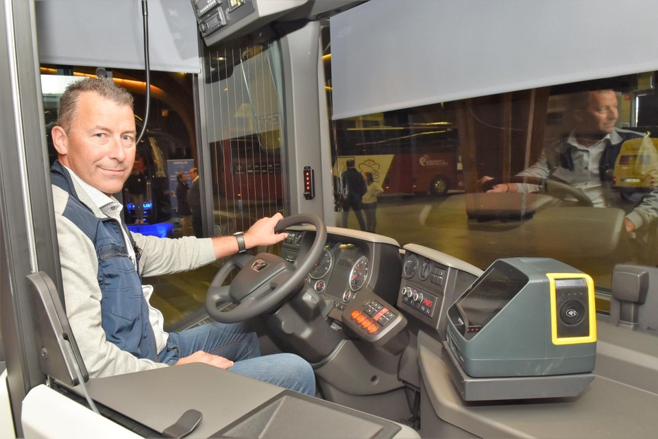 Onnodig Sicilië Pompeii 231 kandidaten om buschauffeur te worden: “Het is een beroep van de  toekomst” (Kortrijk) | Het Nieuwsblad Mobile