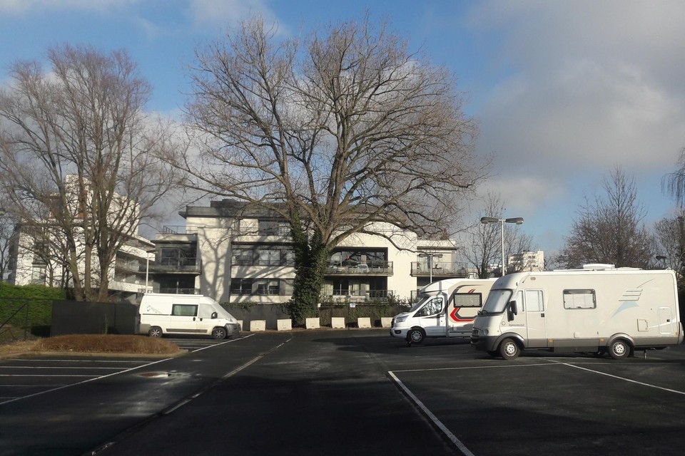 De kampeersite voor mobilhomes komt er op een parkeerterrein in Anderlecht. 