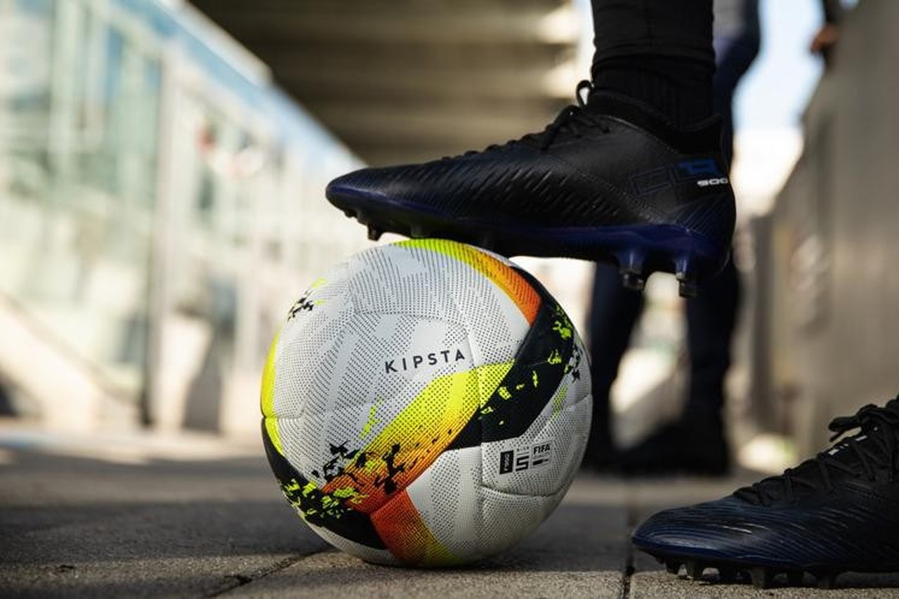 Adverteerder wraak Ordelijk Kipsta, het voetbalmerk van Decathlon, levert vanaf 2023 de bal van de  Jupiler Pro League | Het Nieuwsblad Mobile