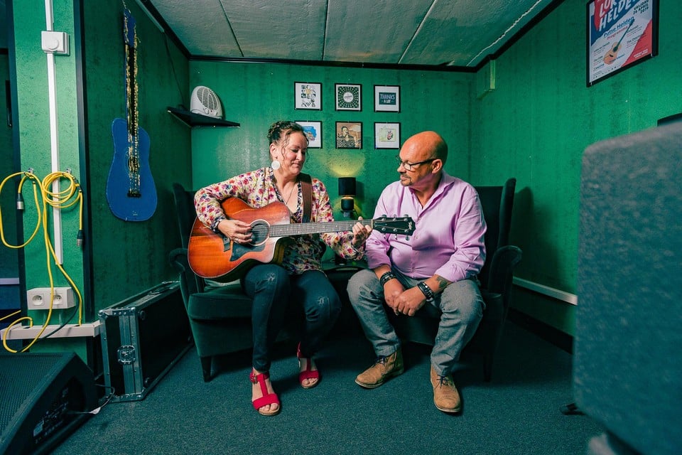 Fabienne en Bart in hun studio.