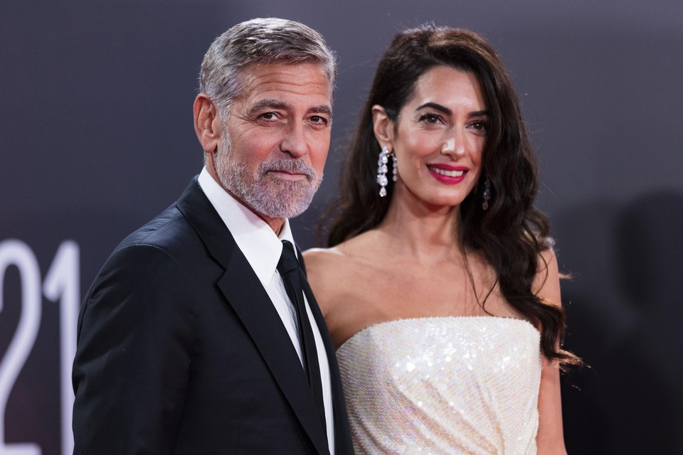 Amal Clooney met haar man George