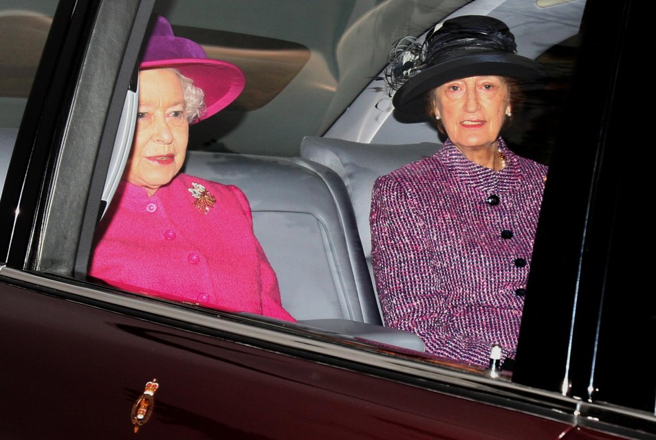 Lady Susan Hussey, hier nog met Queen Elizabeth. 