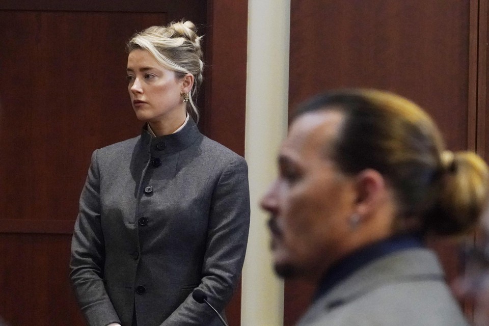 Amber Heard treft een minnelijke schikking met Johnny Depp en gaat niet meer in beroep. 
