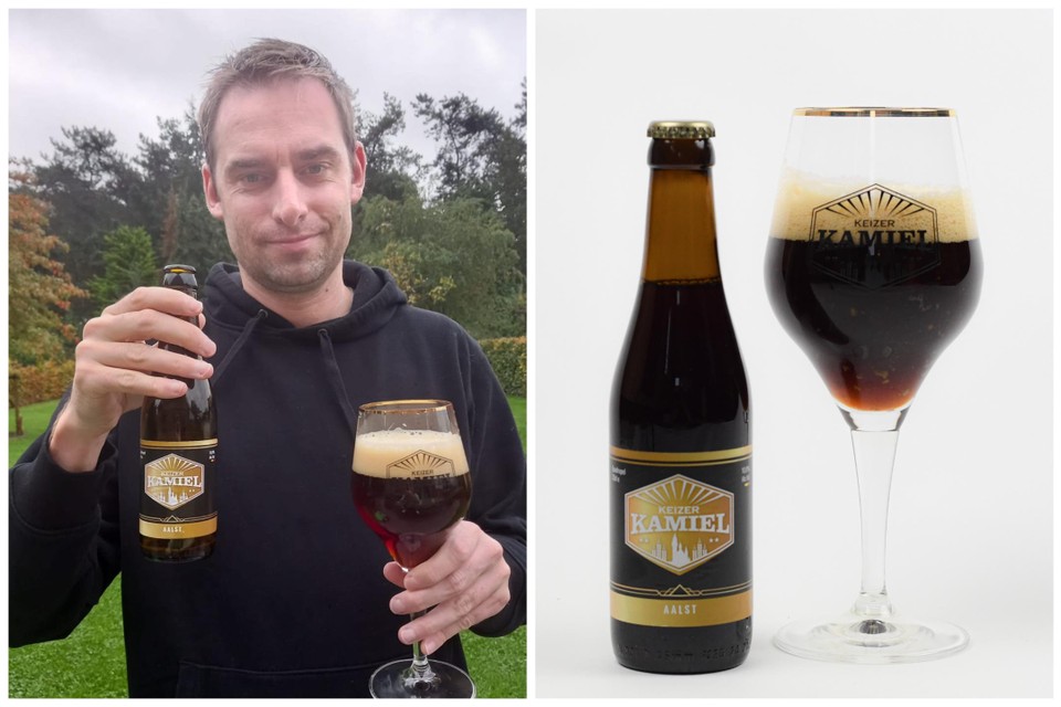 Steven Van Mol met de Keizer Kamiel Quadrupel: “Onze bieren zijn te verkrijgen bij de lokale drankenhandel en in de supermarkt, en intussen bij een veertigtal horecazaken in de regio Aalst.”
