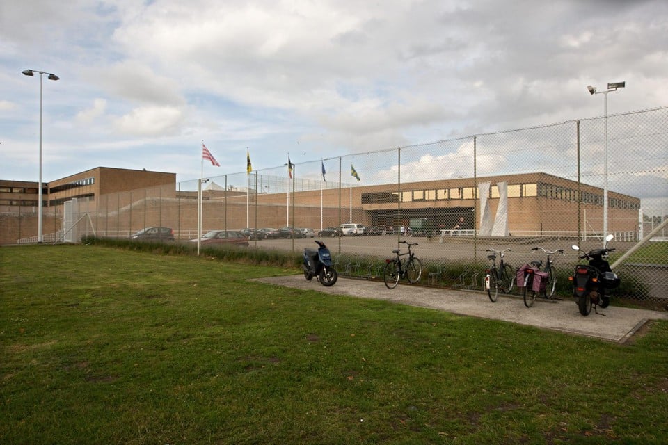 Prisoner escaped from prison of Bruges, police are working on search (Bruges)