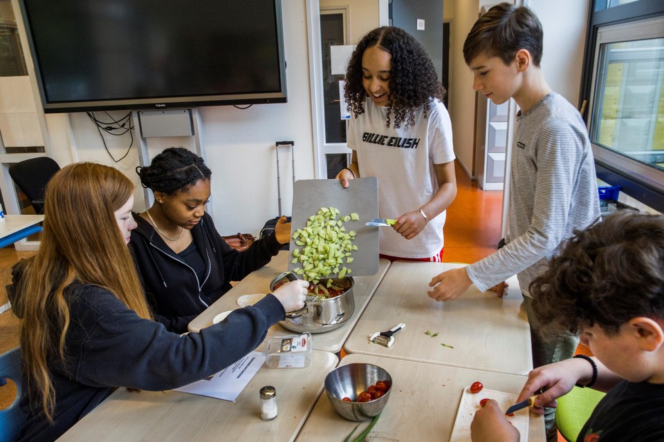 De Rotterdamse school vindt het belangrijk dat haar leerlingen veel kansen krijgen én daarbij ook fouten mogen maken.