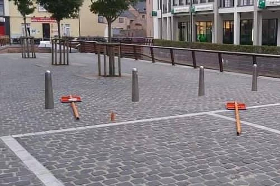 De burgemeester postte het vandalisme op Facebook.