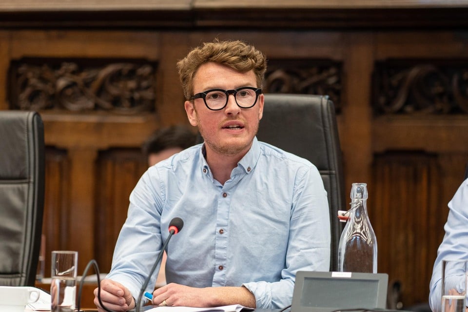Schepen van Personeel Bram Van Braeckevelt (Groen) wil dertig procent mensen van buitenlandse afkomst binnen de Gentse stadsdiensten