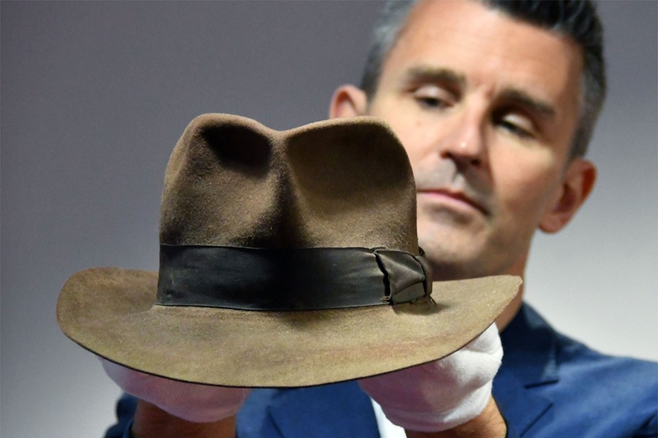 Merg vragenlijst Humoristisch Indiana Jones-hoed voor 443.000 euro geveild | Het Nieuwsblad Mobile