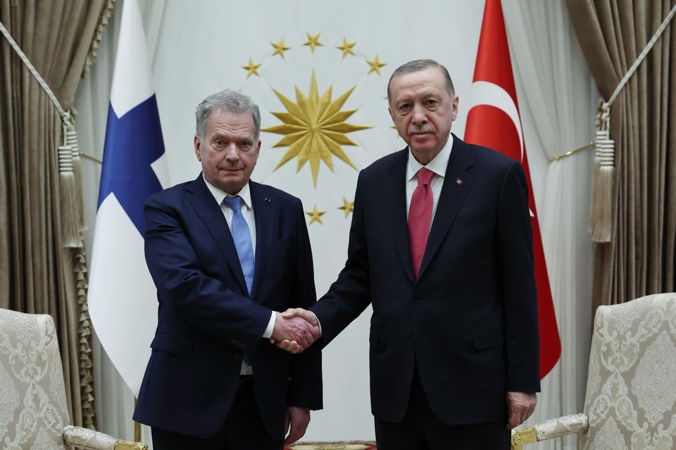 De Turkse president Erdogan zette het licht op groen na een ontmoeting met de Finse president Sauli Niinistö.