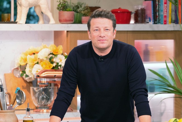 slank Stof Lauw Jamie Oliver en zijn vrouw geven elkaar opnieuw jawoord, en reizen daarvoor  naar speciale locatie | Het Nieuwsblad Mobile
