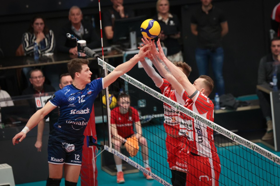 Seppe Rotty has to compete against two Maaseik players.