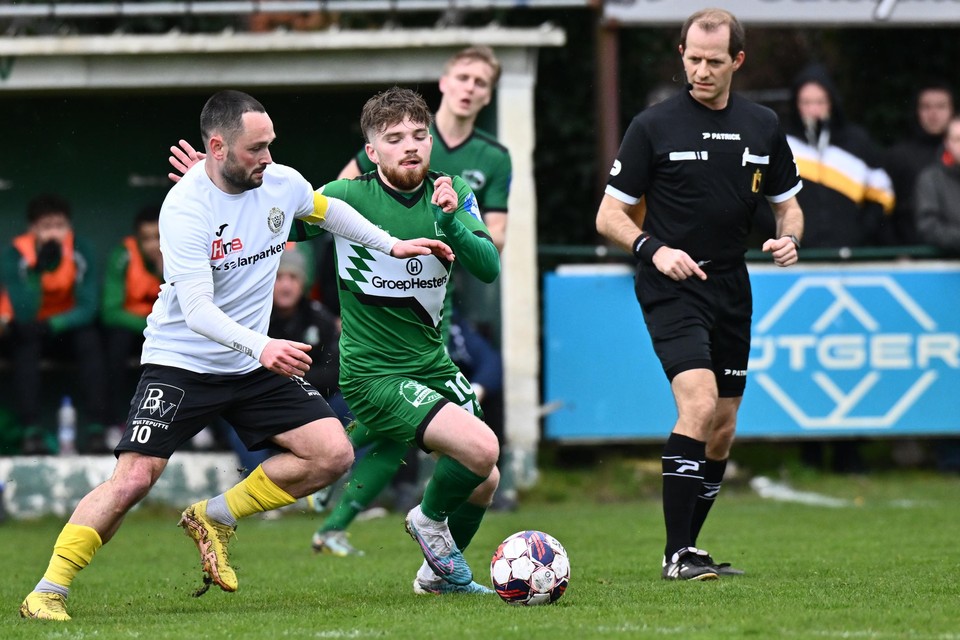 Met twee assists had Alexander Maes (links) een groot aandeel in de zege van KSC Lokeren-Temse.