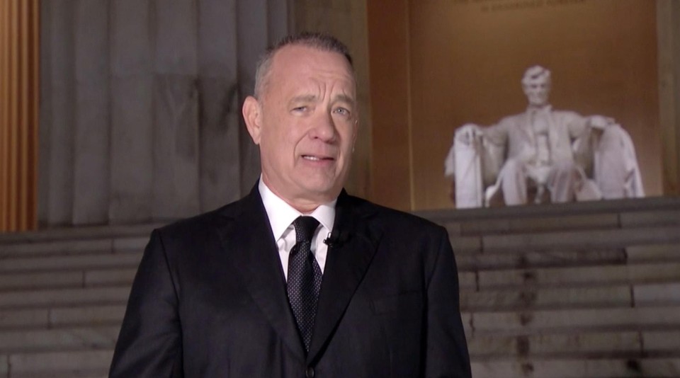 Gastheer Tom Hanks. 
