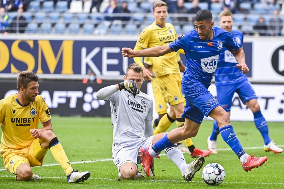 Gent vernedert Club met 6-1. Tissoudali was de hele namiddag een gesel voor de Bruggelingen. 