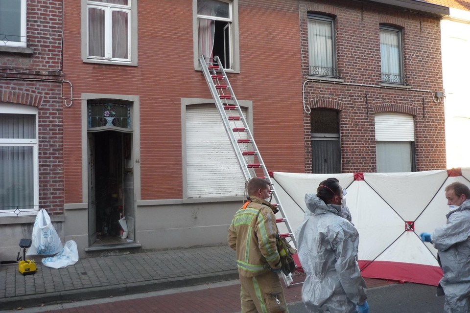 De hulpdiensten troffen het lichaam van de man aan op de bovenverdieping van de rijwoning.