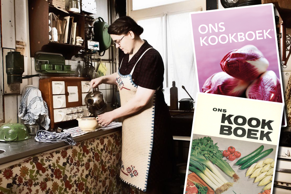 Een vrouw zet koffie in de keuken. Sinds de jaren twintig van vorige eeuw behoort Ons kookboek tot de vaste uitrusting in veel keukens.