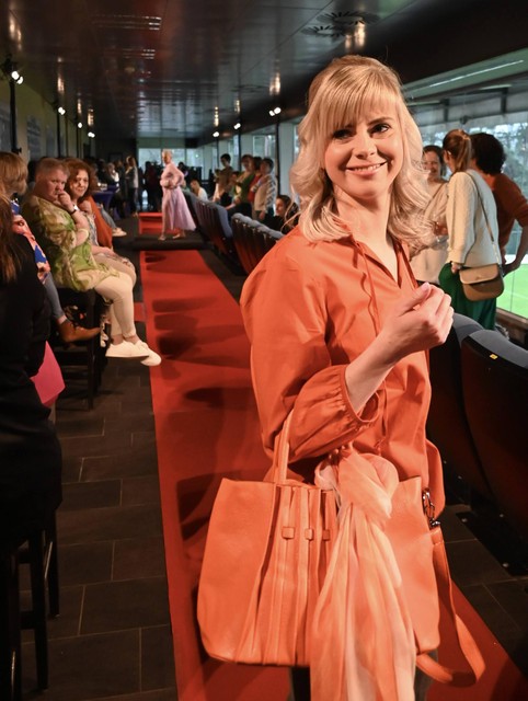 Een modeshow van Runa Shoe, Mathil en Boetiek Marie in de ruimte van de business seats was een van de hoogtepunten van de Ladies Night van KFC De Kempen in Tielen.