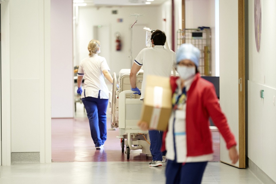 Het Delta-ziekenhuis in Oudergem onderzoekt patiënten een eerste keer in het triagecentrum. 