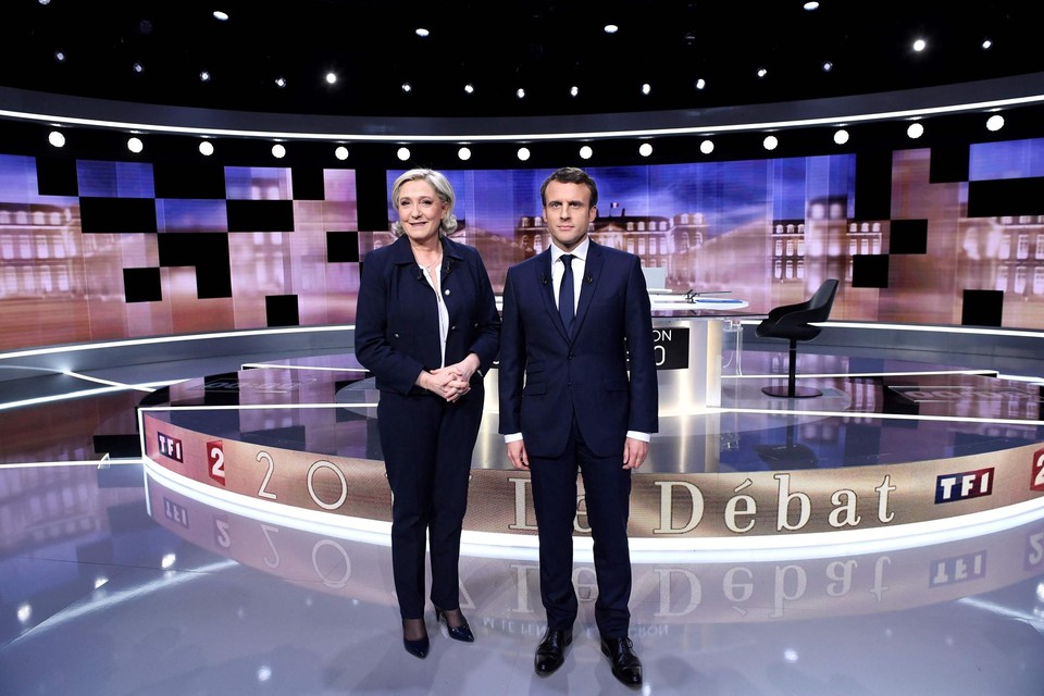 Marine Le Pen en Emmanuel Macron tijdens het televisiedebat, vijf jaar geleden. 