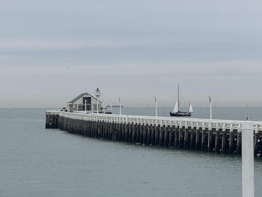 The Askoy II first moored in Blankenberge, where Brel had new sails made at the time.