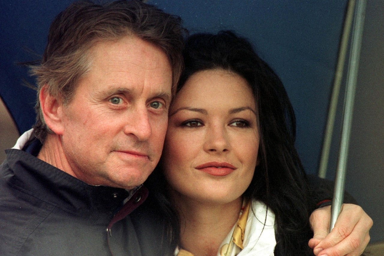 Huwelijk Michael Douglas en Catherine Zeta-Jones op de klippen? | Het  Nieuwsblad Mobile