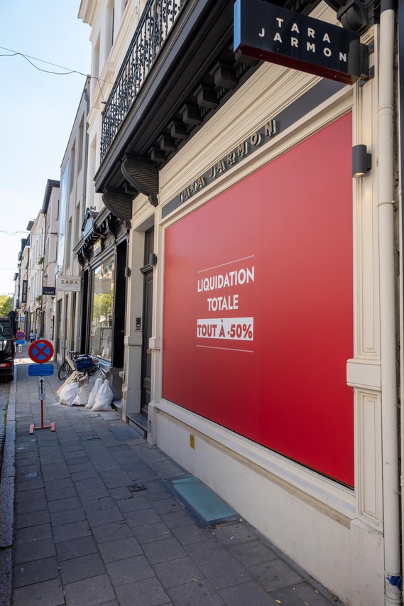 Specialiseren voorkomen Verhogen Grandeur Antwerpse Schuttershofstraat nu echt voorbij? Corona zorgt voor  nog meer lege panden in chicste winkelstraat (Antwerpen) | Het Nieuwsblad  Mobile