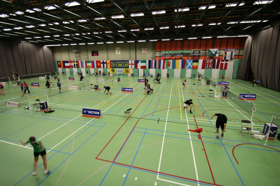 Af en toe weer omroeper JOT is terug: 400 badmintonspelers uit 30 landen verzamelen in Edegem en  Kontich | Het Nieuwsblad Mobile