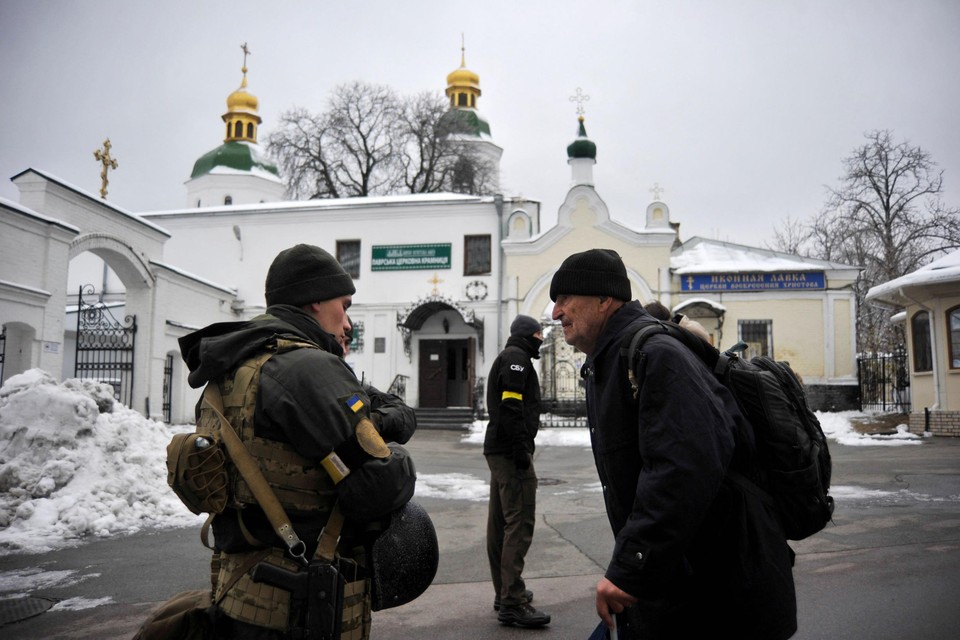 De Oekraïense veiligheidsdiensten vielen afgelopen week binnen in een Orthodox klooster in Kiev, op verdenking van “activiteiten” van Russische actoren. 