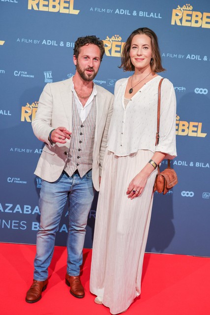 Acteur Christophe Haddad en zijn echtgenote en model Sanne de Regt. 