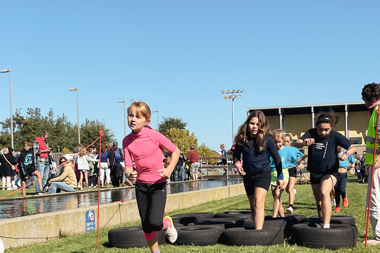 Nieuwe editie van hindernissenparcours tijdens School Fun Run ...