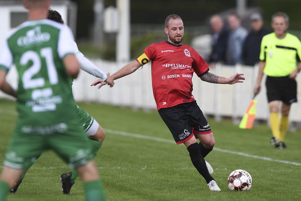 Wesley Van Den Borre verlengde ondertussen zijn contract al bij SK Denderhoutem: “Ik maak me op voor een zeventiende seizoen bij de club van mijn dorp.”