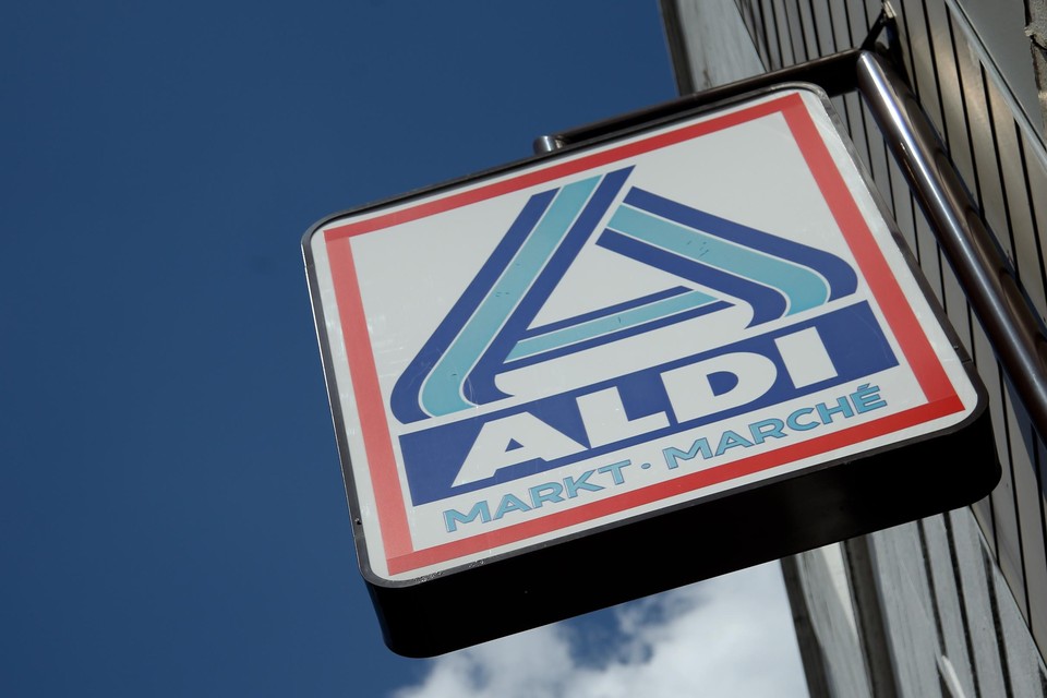 In de Aldi in Hechtel-Eksel vernielde de dader zes ruiten.