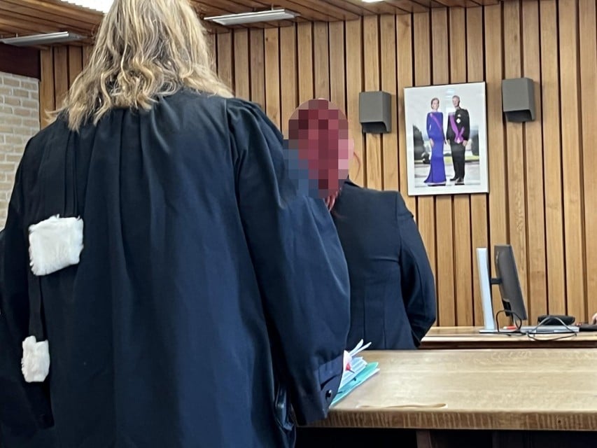 Woman (42) Put sex photos of Man and his Mistress Online on Facebook page of School: « Deceived during open relationship » (inland)