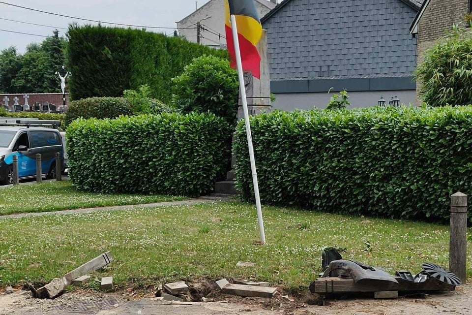 Director drives on on a war memorial, perpetrator caught by alert neighbors: « persecution for drunkenness and flight crime » (Glabbeek)
