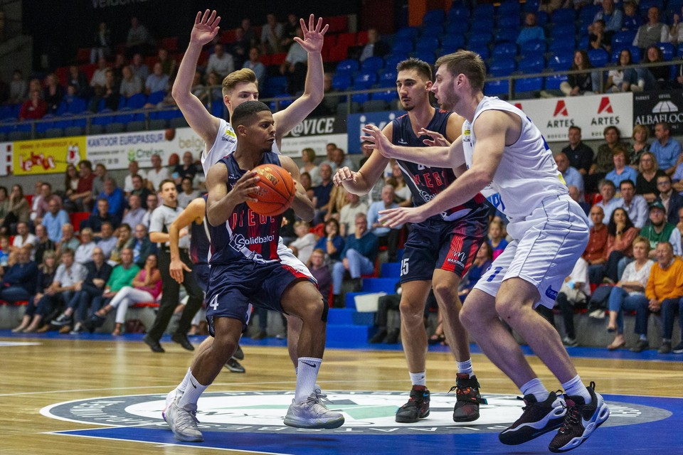 Een beeld uit de match tegen Luik, met Nikola Popovic en Boyd Van Der Vuurst.