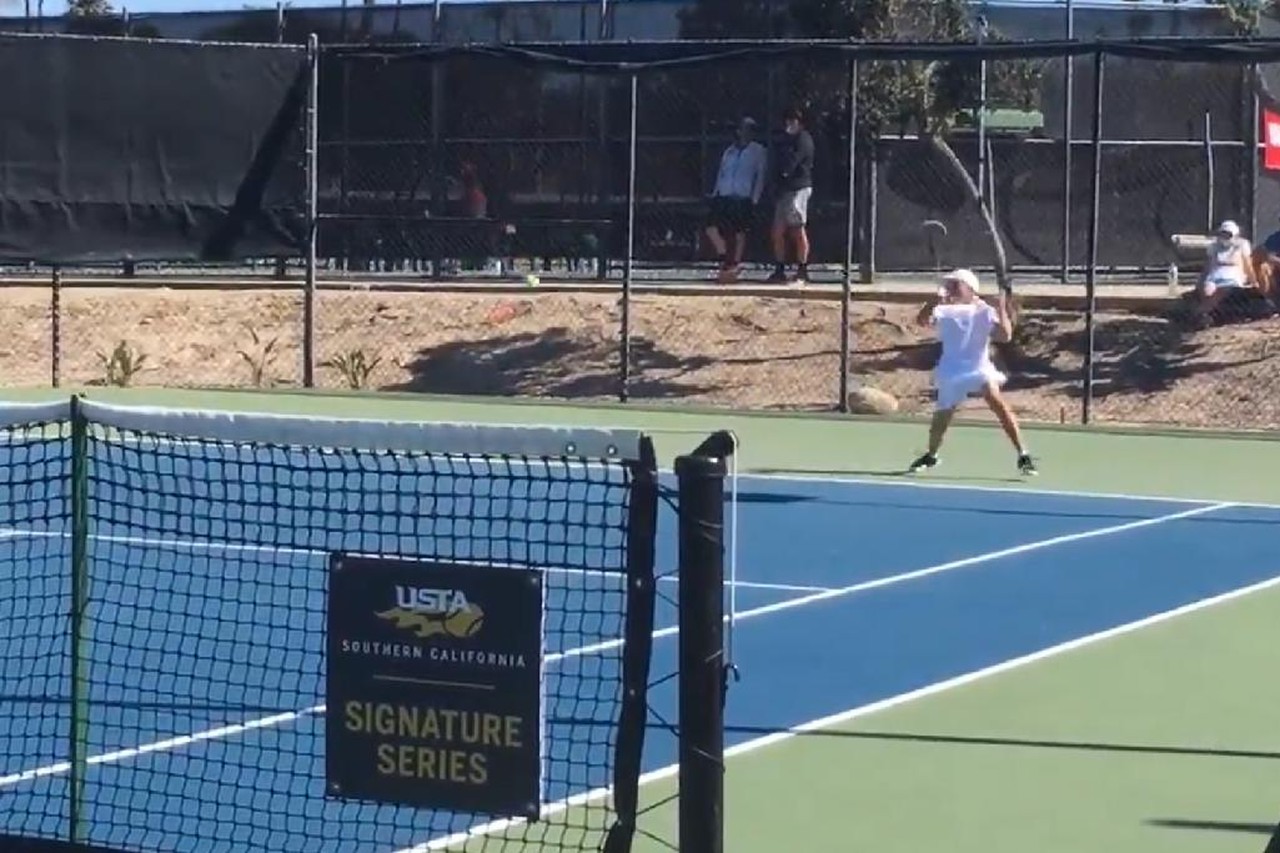 Piepjonge Tennisser Zonder Backhand Gaat De Wereld Rond In Het Begin Verloor Ik Veel Maar Nu Sta Ik Hier Het Nieuwsblad Mobile