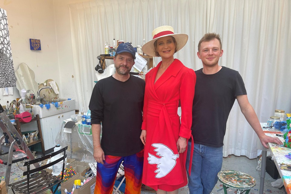 Van links naar rechts: stylist Jody Van Geert, prinses Delphine en modeontwerper Pol Vogels. 